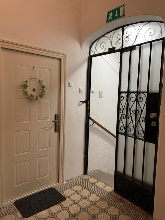 Apartment Aventus Μαριμπόρ Εξωτερικό φωτογραφία